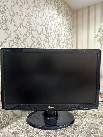 LG Flatron W2243S no power cable (Price negotiable)