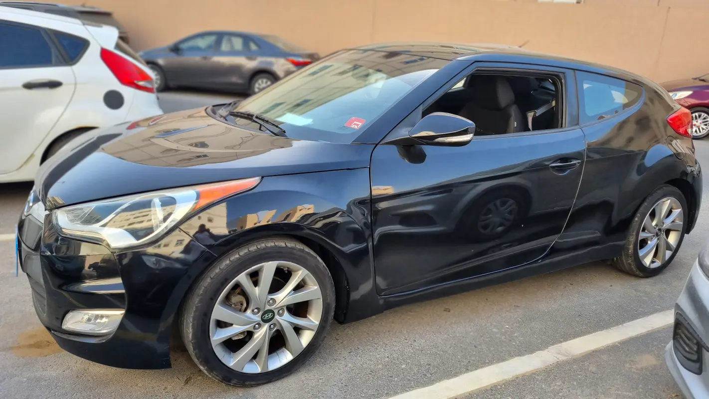 Hyundai Veloster 2017 — photo 1 of 10