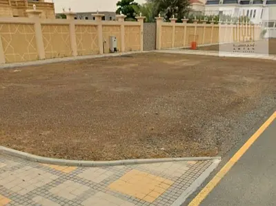 ارض سكنيه مساحه كبيره كورنر بموقع ممتاز