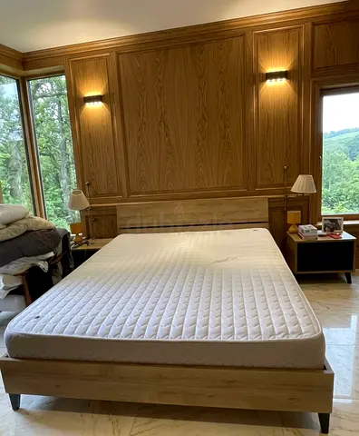 Bedroom King Bed 180 × 200, mattress included, strong and durable, ready for pickup.