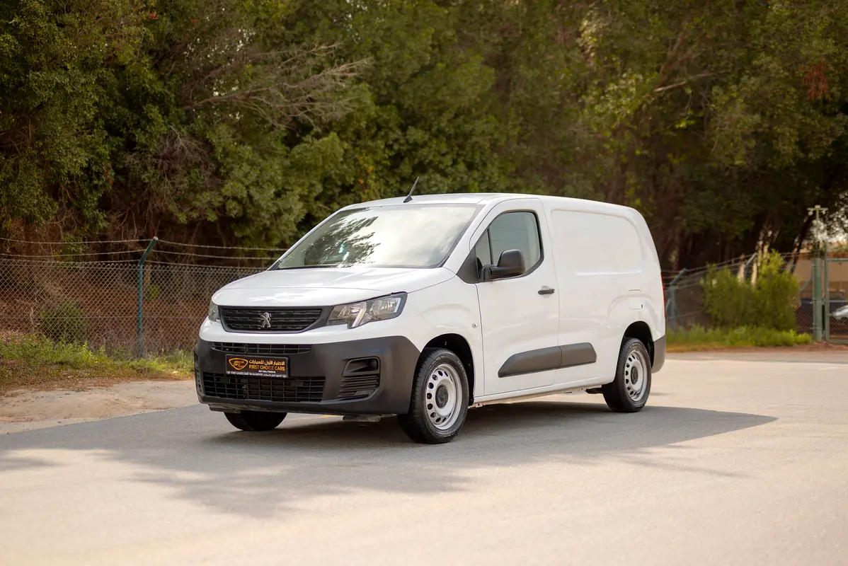 Peugeot Partner 2022 — photo 1 of 14