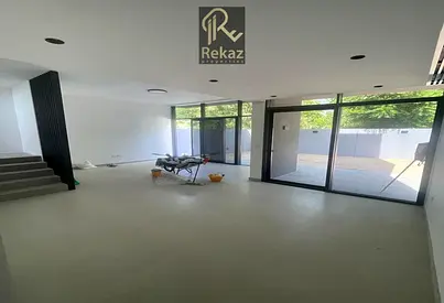 Spacious 3bedroom Th corner unit | first tenant | Smart home