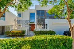 Contemporary 5Bedroom Villa Prime Location