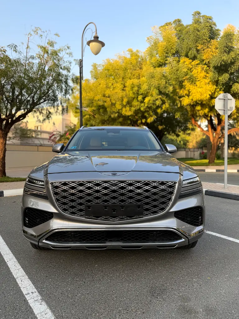 Genesis GV80 2023 — photo 1 of 15