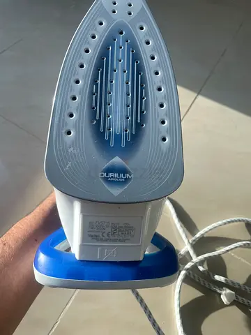 Durable Steam Iron for Effortless Ironing