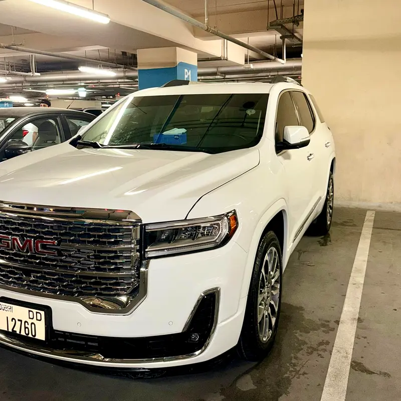 GMC Acadia 2023 — photo 1 of 15