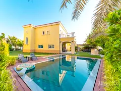 Furnished | Upgraded |Large Pool with Jacuzzi