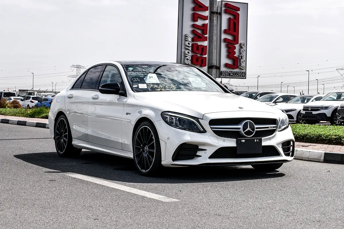 Mercedes-Benz C-Class 2019 — photo 1 of 20