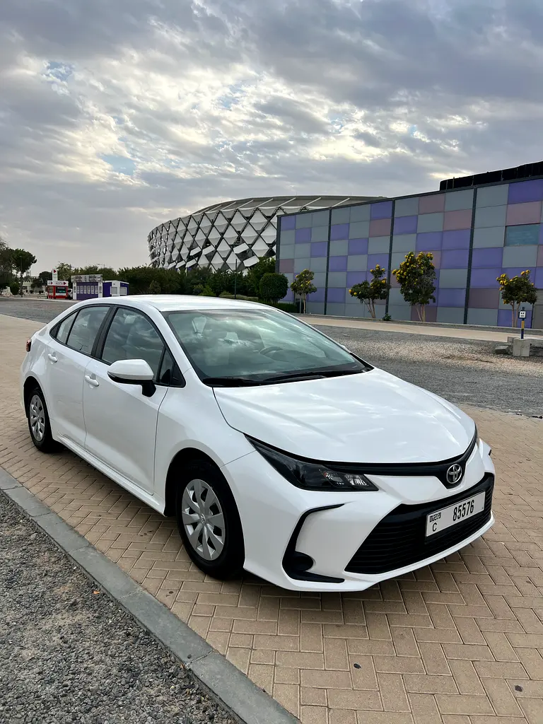Toyota Corolla 2023 — photo 1 of 13