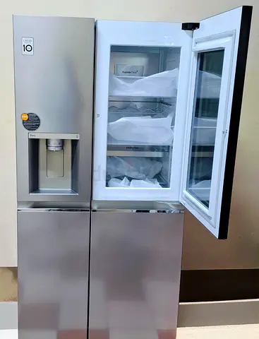 Smart Design LG InstaView Door-in-Door Side-by-Side Refrigerator – Water Dispenser  Ice Maker