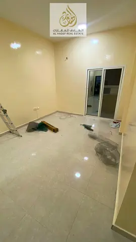 🏡 للإيجار السنوي في عجمان – الجرف 2  ✨ فرصة جيدة للسكن في شقة بموقع مميز قريب من المدارس والخدمات اليومية، مناسبة للأفراد أو العائلات الصغيرة وتتميز