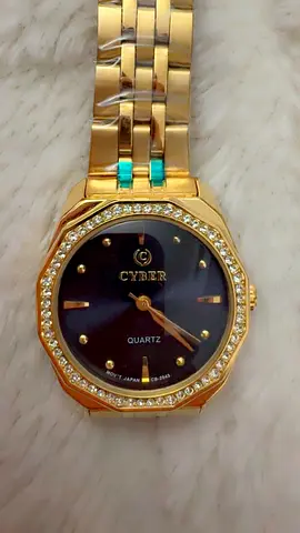 Stylish Gold Cyber Quartz Watch