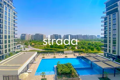 Exclusive | Pool and Park View | Bright