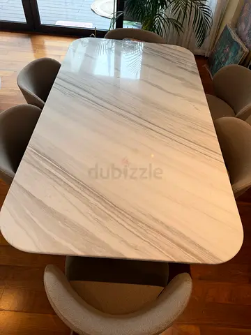 Luxury Marble Dining Table – customized – Excellent Condition