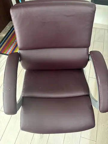 Executive Table  Chair