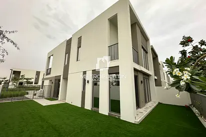 Landscaped Corner | Kitchen Appliances | Vacant