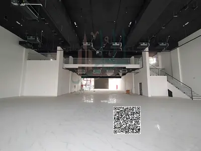 علي الشارع الرئيسي   معرض3 طوابق+ 30موقف سيارات مجاني+ 6مكاتب