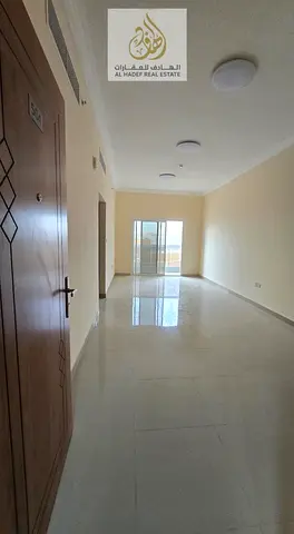 Annual rent in Ajman, Al Jurf 3 area, near Wadlam Park School. New building, suitable for families. One bedroom apartment with living room, balcony, c