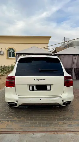 Lady driven Porsche Cayenne 2010 – negotiable
