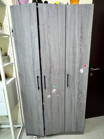 Light Grey Wooden Wardrobe with Sleek Designs