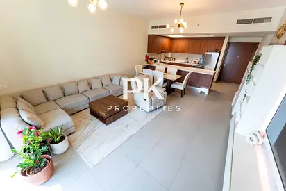 Big Layout | Luxury Living | Walk to Metro
