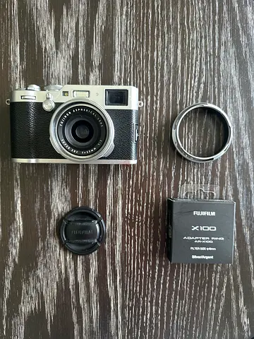 Fujifilm x100f w/official accessories Mint Condition
