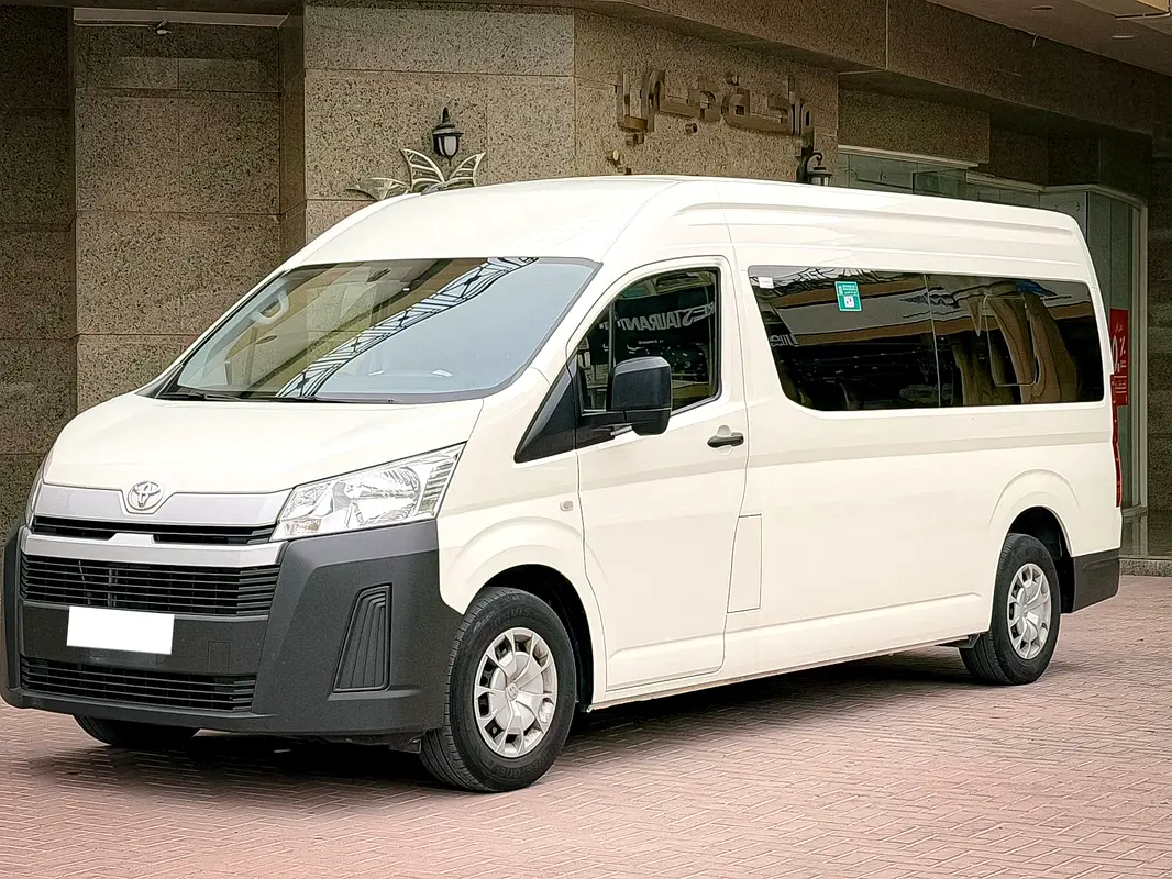 Toyota Hiace 2025 — photo 1 of 12