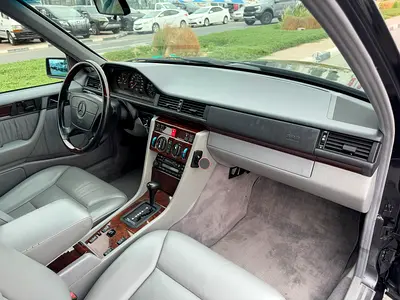1995 Mercedes-BENZ E-CLASS 照片 10