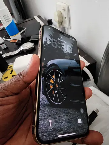 Iphone 12 pro 512 gp  apple watch series 3  airpots A2190 all orginal