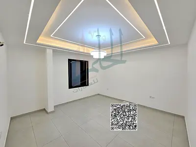 Luxury villa in Al Helio 2 / Al Zubair Street, an upscale semi-finished residential villa, with luxurious modern finishes and facades of natural stone and marble, with distinctive lighting and an inte