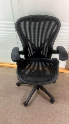 Herman miller Aeron size B fully loaded