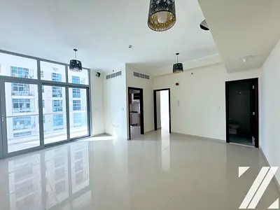 Chiller Free | Spacious | Closed Kitchen