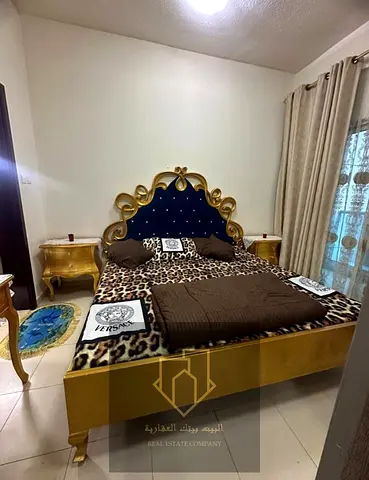 غرفة وصالة ابراج الستي تاور المساحة الكبيرة تشطيب ممتاز وعصري وفرش جديد مع الباركن 2 حمام وبلكونة