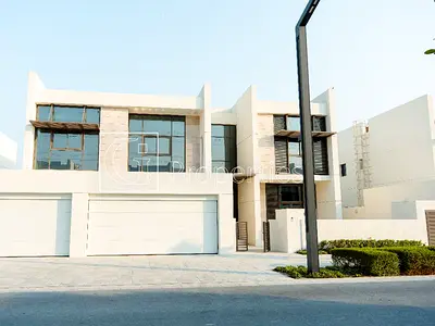 Vacant | Spacious | Elegant Layout