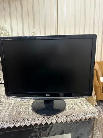 LG 22’inch monitor Flatron w2252s (Price negotiable)