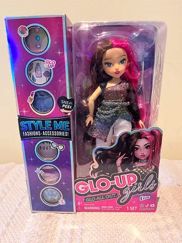 Reduced for quick sale Brand New Glo Up Girls - Erin Series 2 Fashion Doll with Accessories, 30.5cm.