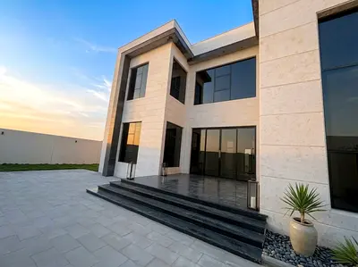 4 MASTER BR VILLA | 2 LIVING AREAS | GARDEN SPACE