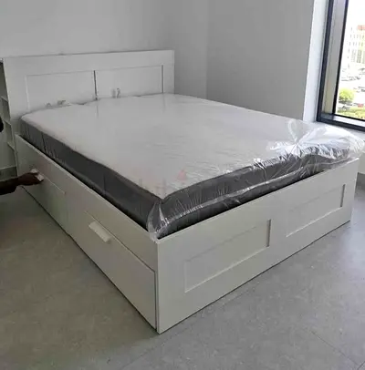IKEA brimness queen 160×200cm bed with headboard+ 4 storage drawers underneath and with IKEA mattres