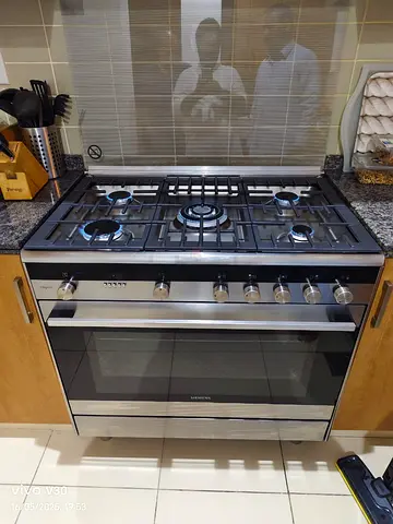 Siemens IQ700 5 burners top gas oven electric digital cooking range latest version 90cm