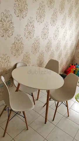 Modern Round Dining Table with Chairs