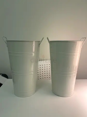 White Flower Decoration Buckets