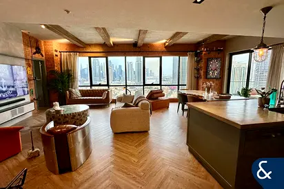 Upgraded | Burj Khalifa View | Study Room