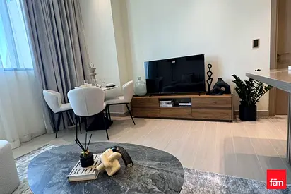 Private Jacuzzi High Floor 12 Cheques Available