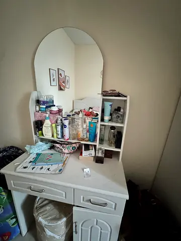 Stylish Dresser with Mirror for Sale