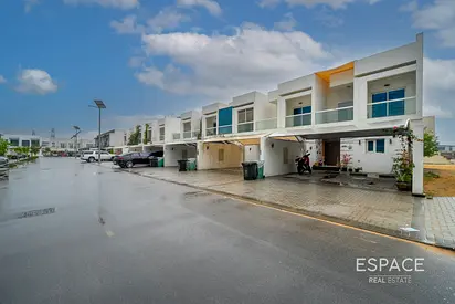 Semi-Closed Kit | Large Layout | 3BR+Maid