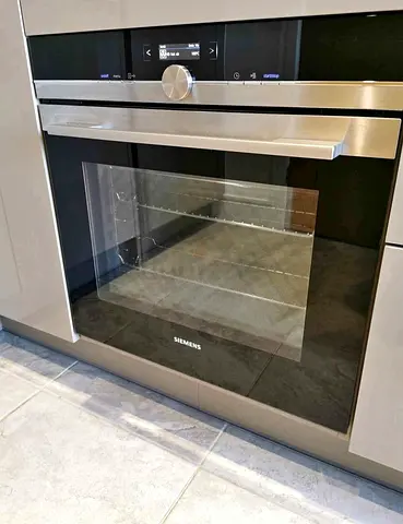 Siemens iQ700 Built-in Electric Oven 71L HB632GBS1M Black/Silver