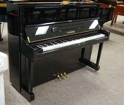 Yamaha upright piano Japan made for sale. Free delivery and tuning with warranty.    Perfect working