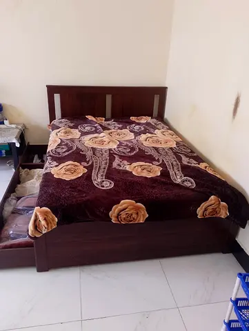 Queen size -Wooden Bed with Storage DrawersMattress.