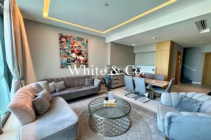 Luxury Duplex | Upgraded | Large Layout