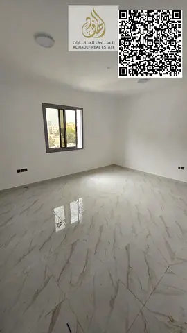 استوديو بمساحة كبيرة وتصميم عصري.  مطبخ منفصل + تشطيبات راقية.  بناية جديدة تماماً (أول ساكن)   الموقع: قريب جداً من ممشى عجمان و كورنيش عجمان